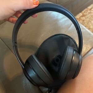 beats solo 3 in perfect condition!